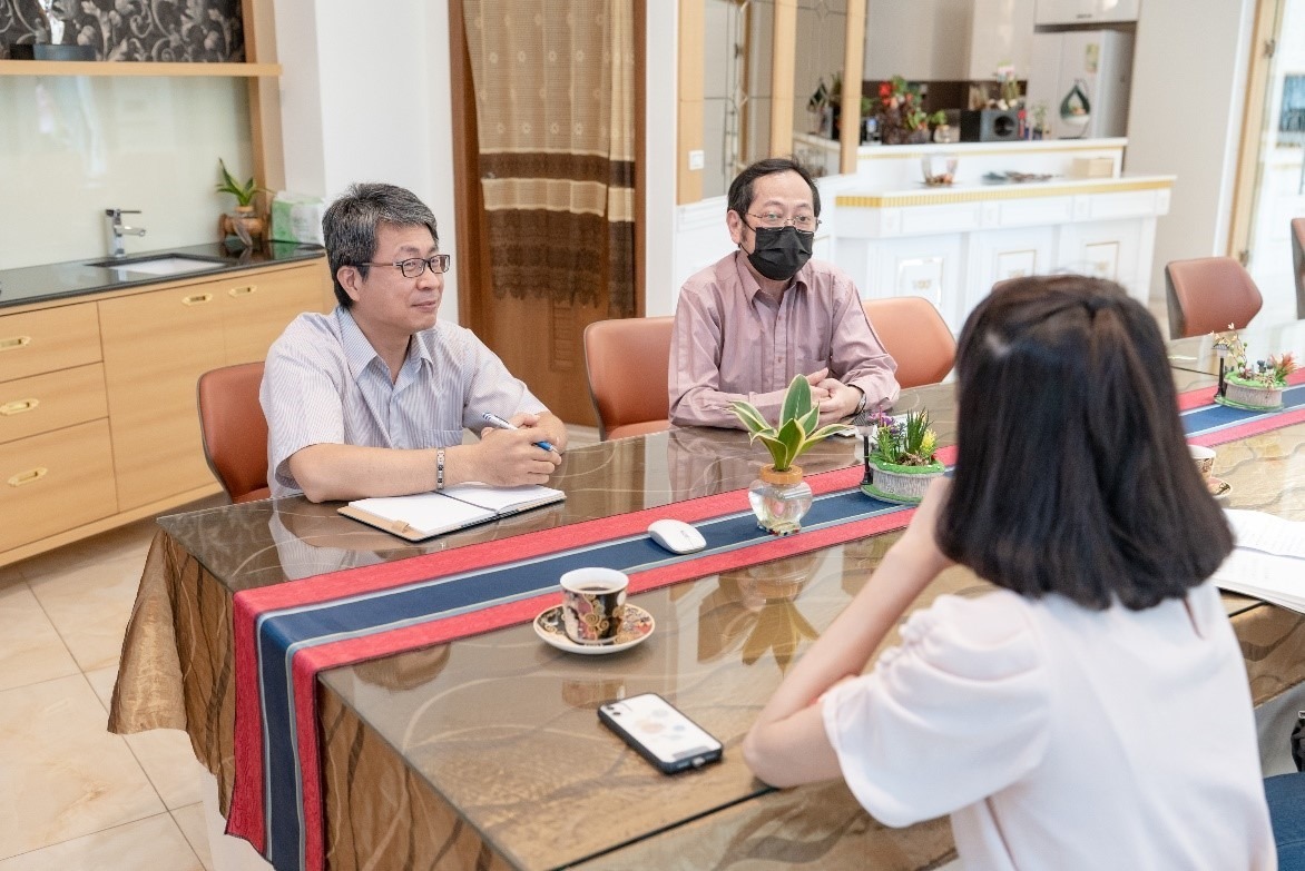 丁丁藥局成功案例_人事部門林經理、IT部門段經理訪談照_01