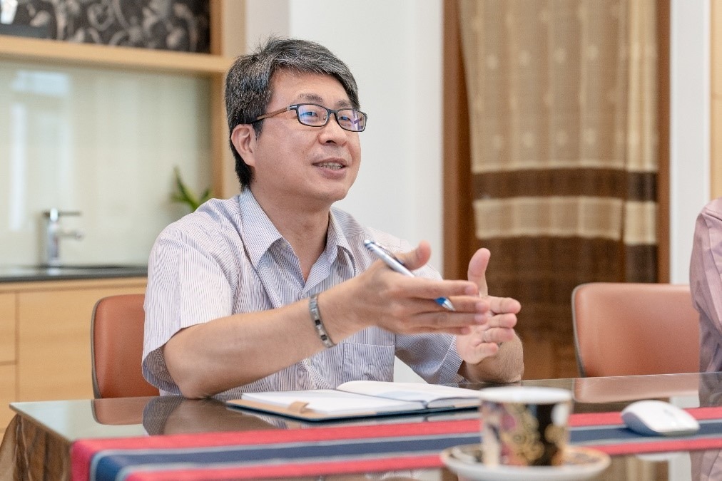 丁丁藥局成功案例_人事部門林經理訪談照_01