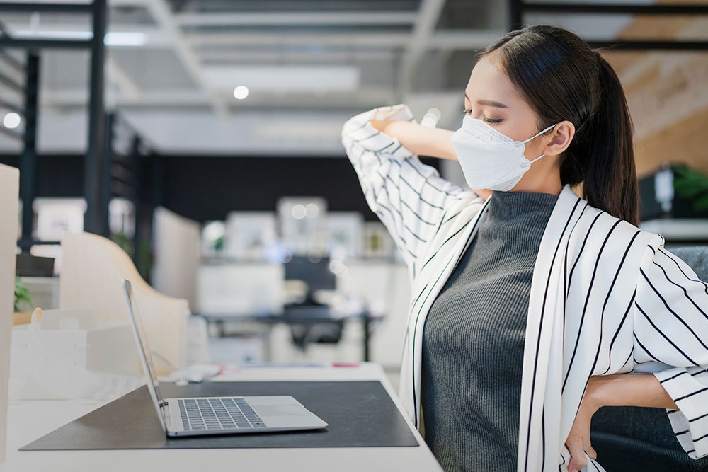 告別「抱病敬業」：職場新倫理下的「出勤主義」迷思與界線