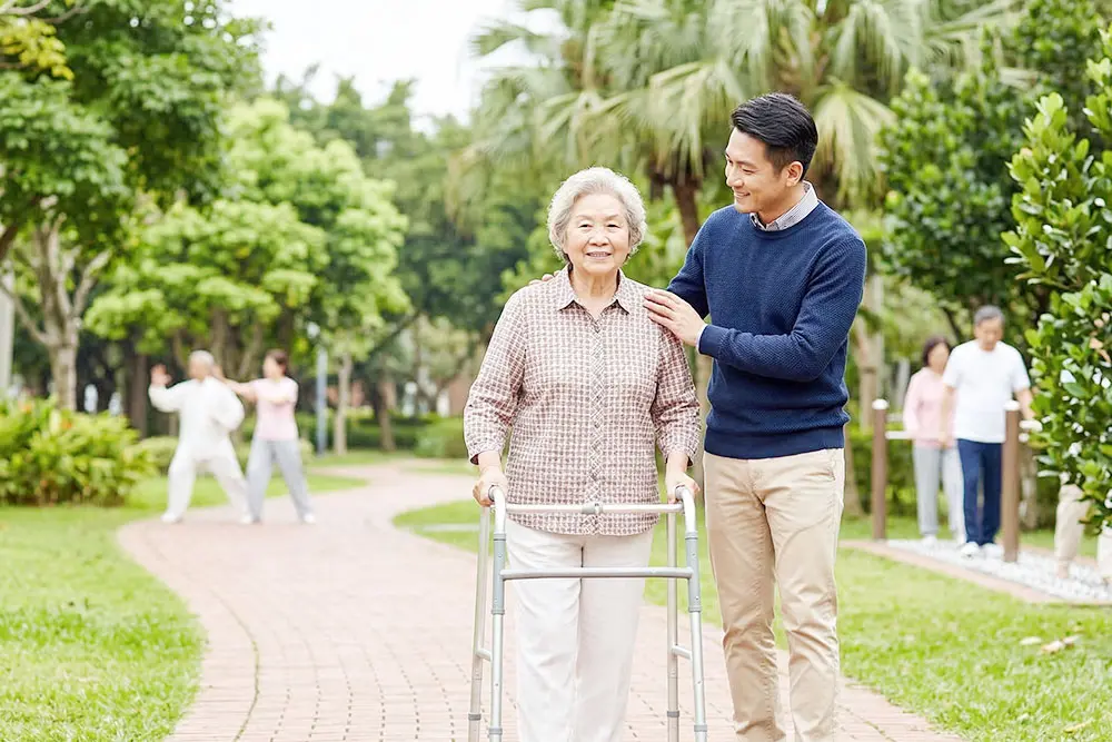 長照安排假何時上路？─2026修法推動中，4成雇主支持彈性放假留才